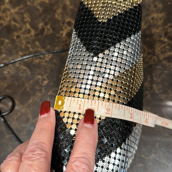 Gold, black, & silver Mesh Evening Crossbody/shoulder Bag ! EUC! No call outs! - Picture 7 of 10
